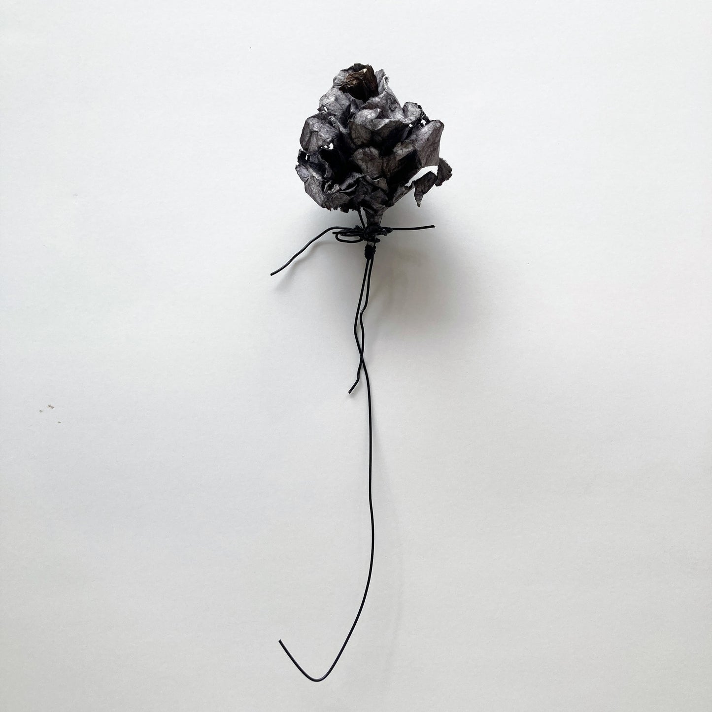 PAMELA KUSABS | ‘Blossom (II)’ | 2025 | Paper / wire