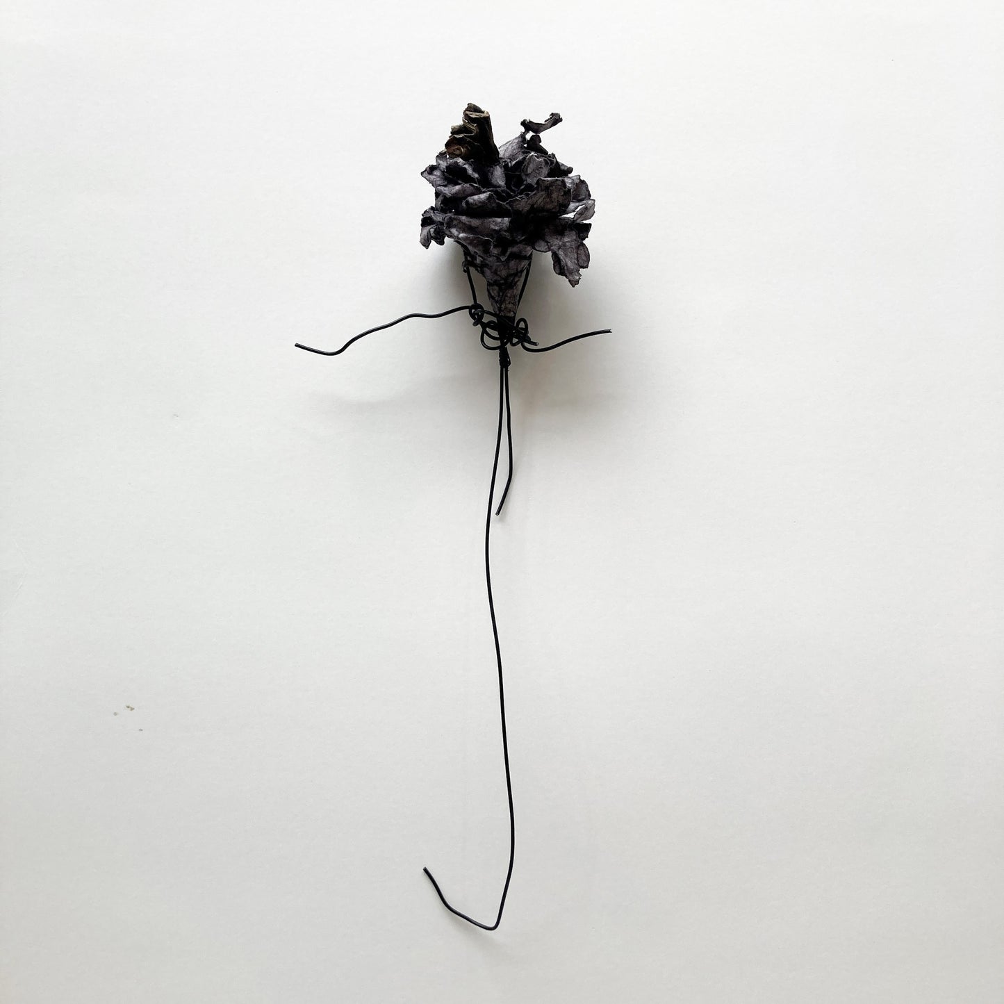 PAMELA KUSABS | ‘Blossom (III)’ | 2025 | Paper / wire