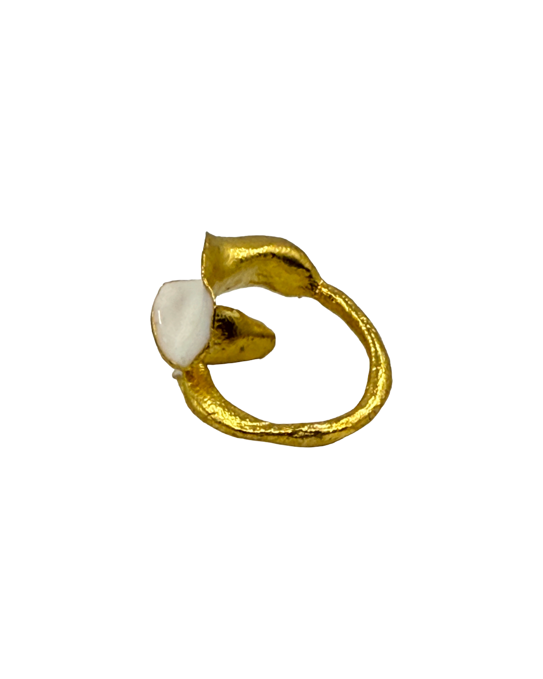 ARTIZ | 'White Enamel Leaf Ring ' | Gold plated bronze
