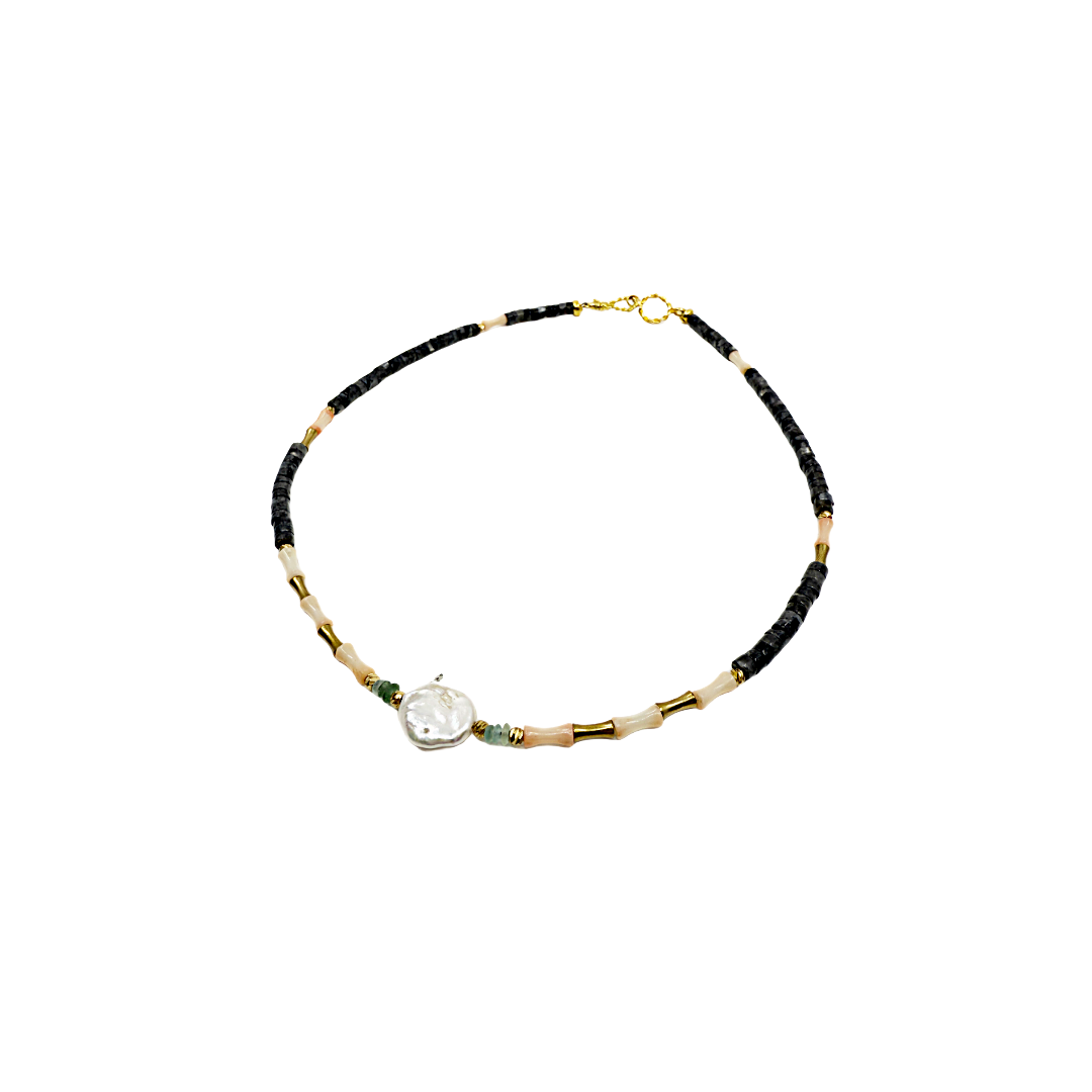 ARTIZ | 'Autumn Collection (4)' Necklace (short) | Pink coral/freshwater pearl
