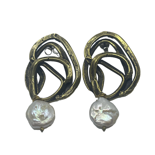 ARTIZ | 'Squiggles + Pearl Earrings' | Fresh water pearl / bronze