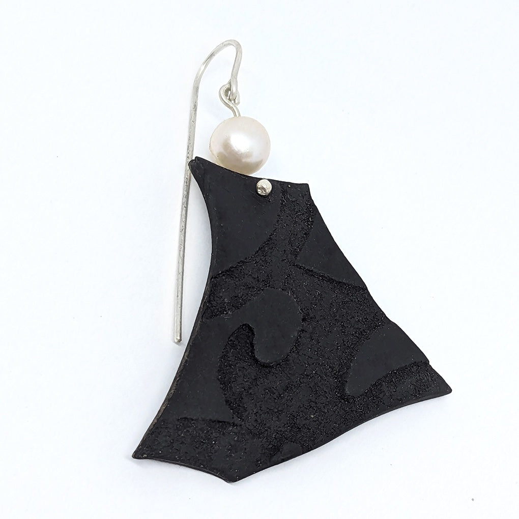 MALKI STUDIO | ‘Van Gogh Earring (2)’ | Black clay / cultured freshwater pearls / responsibly sourced sterling silver