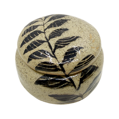 AKIKO HANAZAKI | 'Leaf Ring Box' | Hand built ceramic + green glass powder
