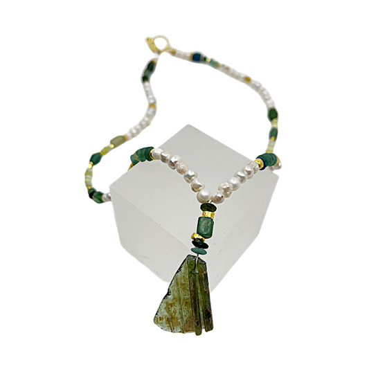 ARTIZ | 'Spring Collection (28)' Necklace| Fresh water pearls / gold plated bronze / Roman glass