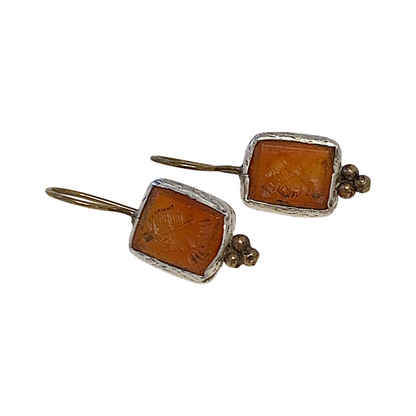 ARTIZ | 'Agate Drop' Small Earrings | Square | Bronze + Agate