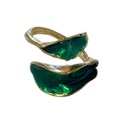 ARTIZ | 'Green Enamel Leaf Ring- Medium' #1 | Gold plated bronze