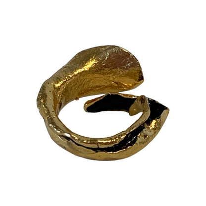 ARTIZ | 'Black Enamel Leaf Ring- Medium' #1 | Gold plated bronze