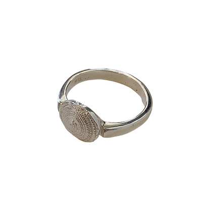 LAURA SCOTT STUDIO | 'Sundial Impression Round Ring' | 925 Sterling Silver | Size S