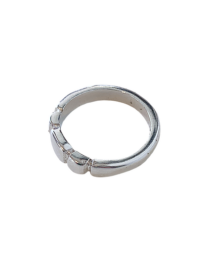 LAURA SCOTT STUDIO | 'Coastal Tiered band' | Sandcast 925 Sterling Silver | Size M