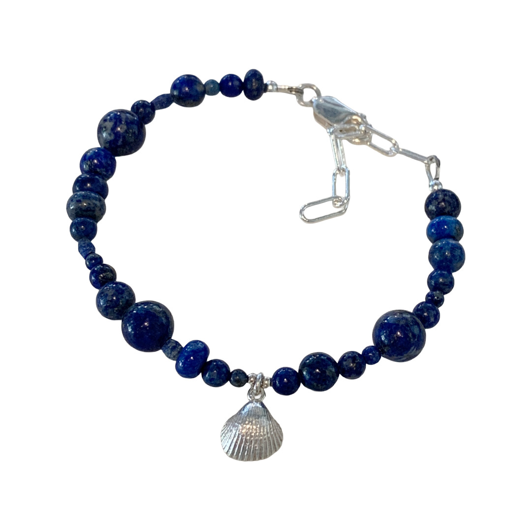 LAURA SCOTT STUDIO | Lapis Lazuli + sterling silver seashell charm Bracelet #2 | 2026 | Lapis Lazuli gemstone Beads – 925 Sterling Silver
