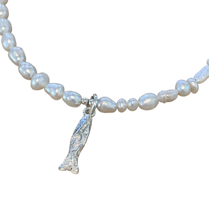 LAURA SCOTT STUDIO | Freshwater Pearl & Sandcast Reef Fish Charm Bracelet | 2026 | 925 Sterling Silver