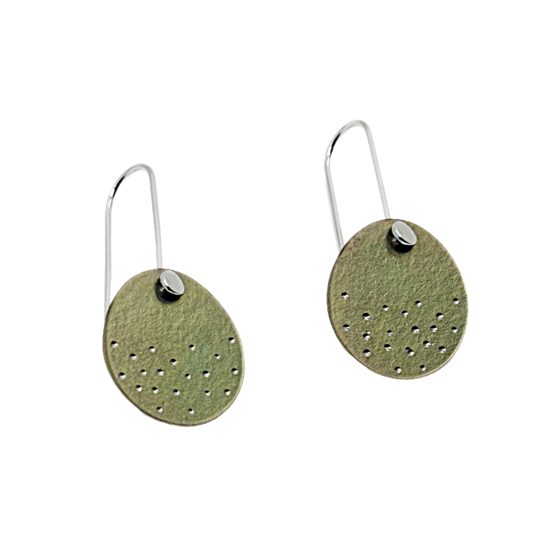 FAR NORTH STUDIO | ‘Joy earrings’ | Green | Titanium / Sterling Silver