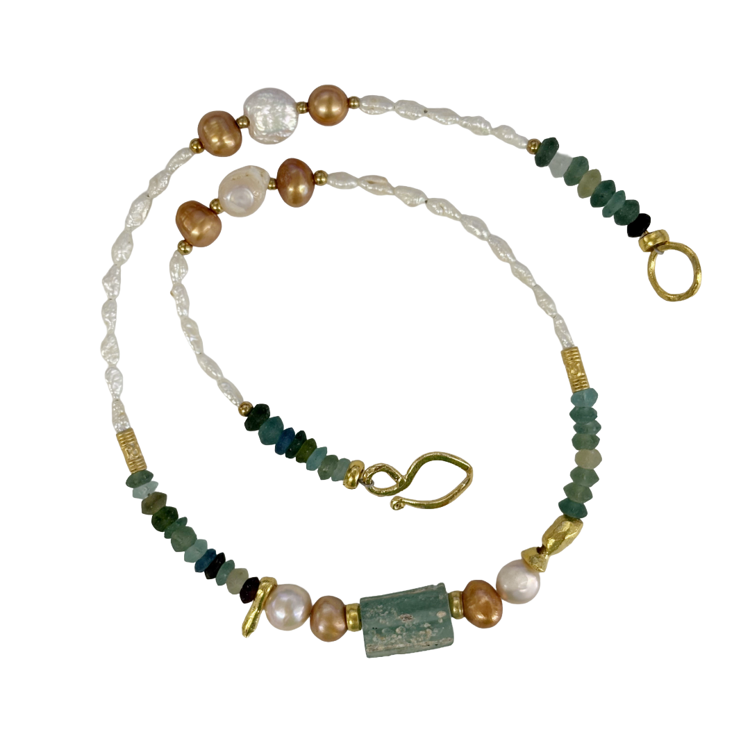 ARTIZ | ‘Mixed Media Necklace'- Glass Bead | Pearl / fluorite / bronze