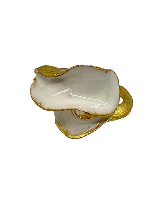 ARTIZ | 'White Enamel Leaf Ring ' | Gold plated bronze
