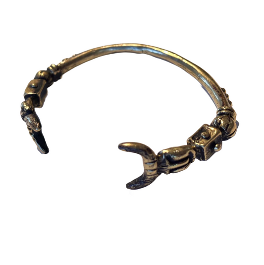 ARTIZ | ‘Crab Claw’ Bracelet | Gold-plated bronze
