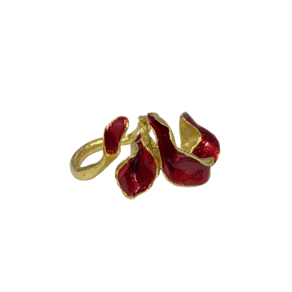 ARTIZ | 'Red Enamel Leaf Ring (L)' | Gold plated bronze / enamel