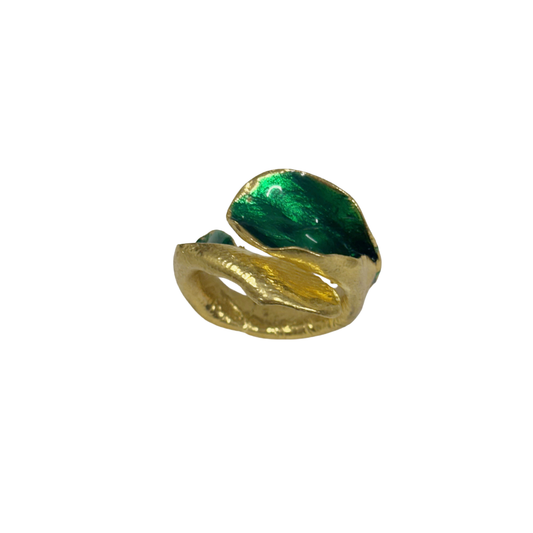 ARTIZ | 'Green Enamel Split Leaf Ring (M)' | Gold plated bronze / enamel