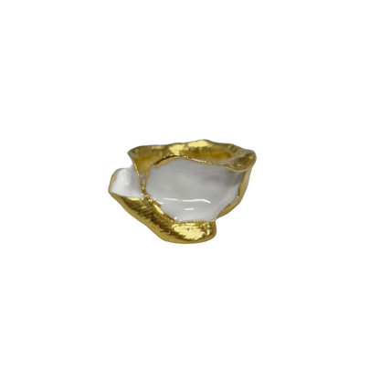 ARTIZ | 'White Enamel Split Leaf Ring #2 (M)' | Gold plated bronze / enamel