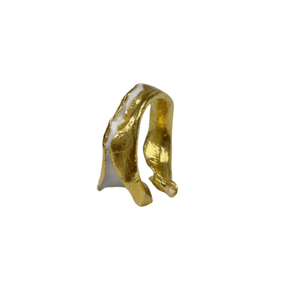 ARTIZ | 'White Enamel Split Leaf Ring #2 (M)' | Gold plated bronze / enamel