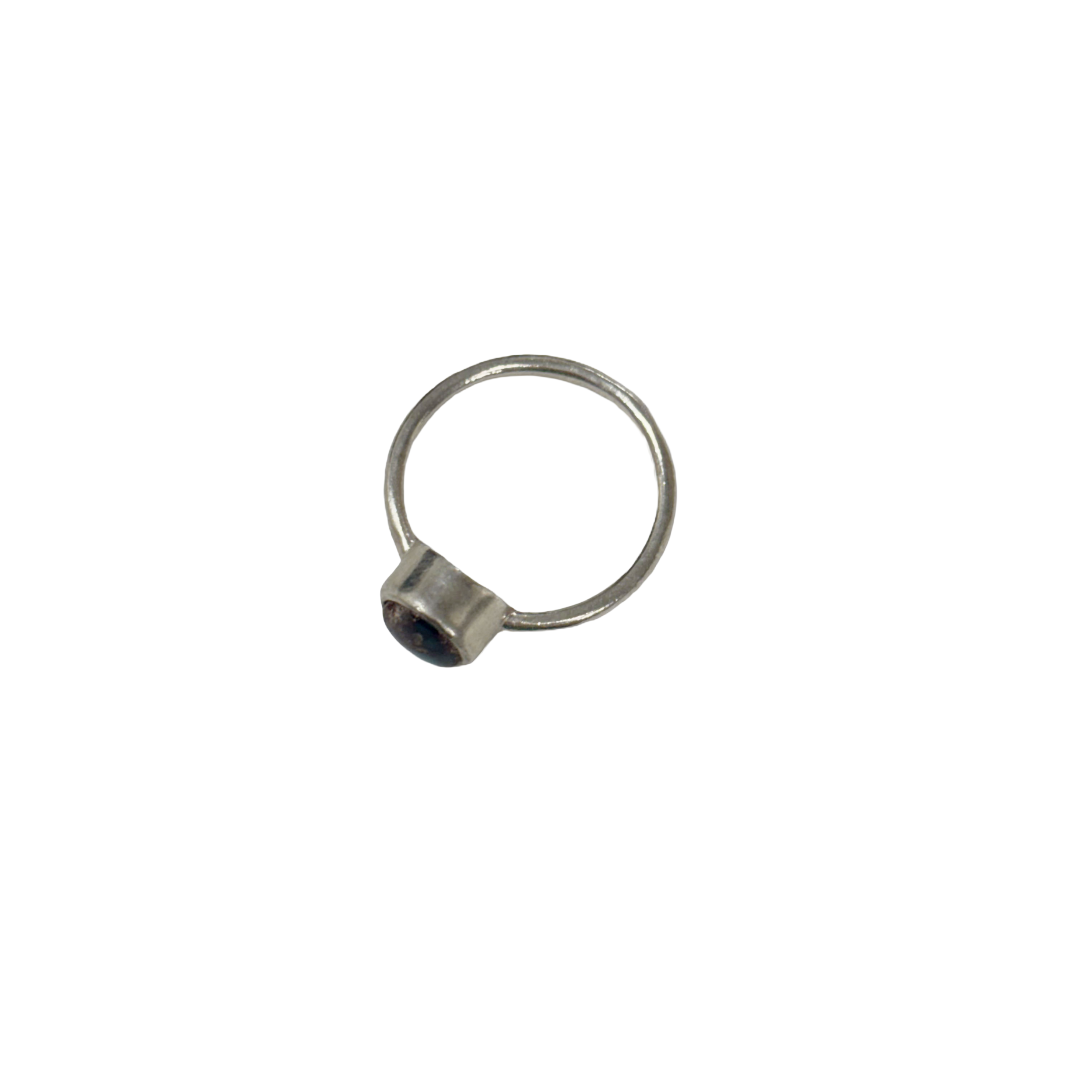 ARTIZ | 'Small Gem Ring' | Silver / howlite