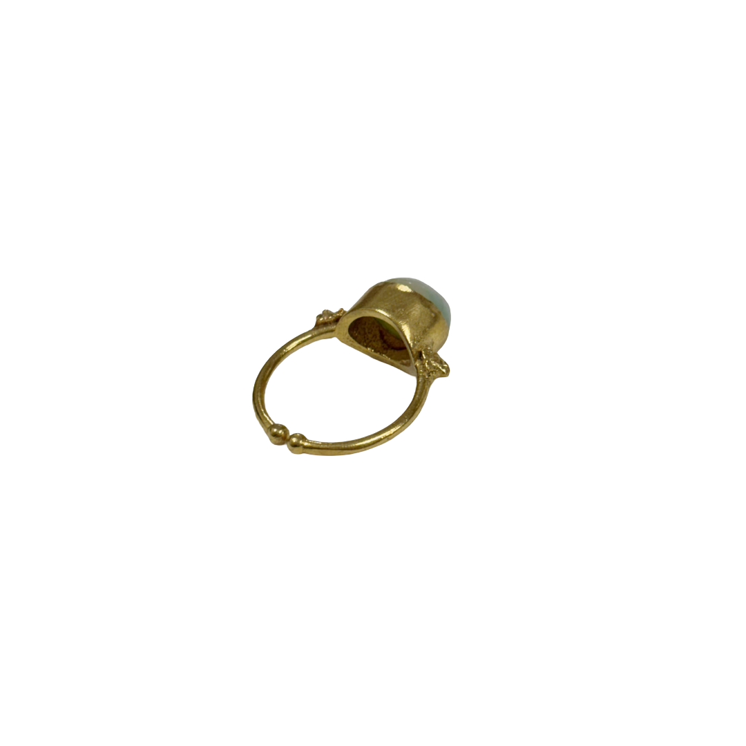 ARTIZ | 'Small Druzy Crystal Ring' | gold plated bronze / druzy gemstone