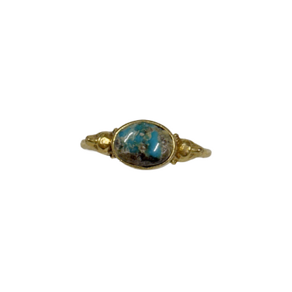 ARTIZ | 'Small Gem Ring #2' | gold plated bronze / howlite