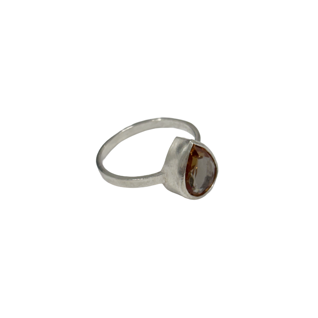 ARTIZ | 'Faceted Gem Ring' | Teartrop stone | Silver / tourmaline