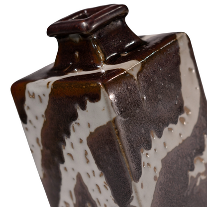 SERVICE CERAMICS | ‘Squared bottle’ | 2025 | Wheel-thrown ceramics
