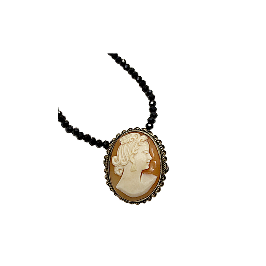 PEARL AND SALTY PLUM | ‘Shell Cameo Everyday Necklace’ | Mixed media