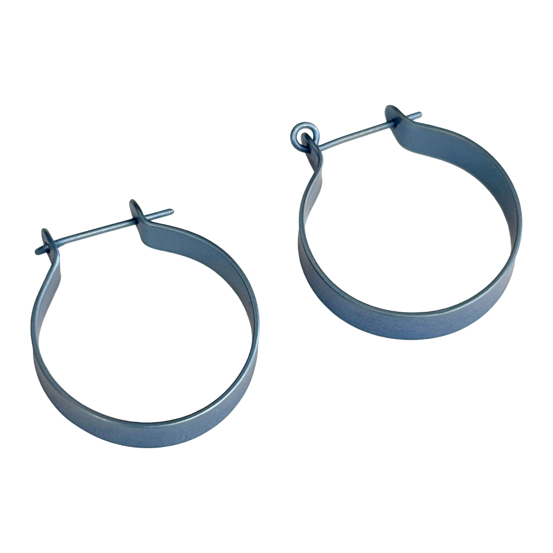 FAR NORTH STUDIO | ‘Hoop Earrings' | Blue titanium / small