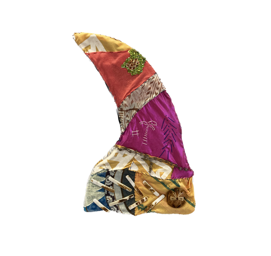 CHANTAL FRASER | #Traditional #Blurredlines (fin) | Fabric, beads, sequins, thread, paint, wire, vintage sea shell, vintage coconut shell, brass, aluminium wire | 40 (h) x 26 (w) cm