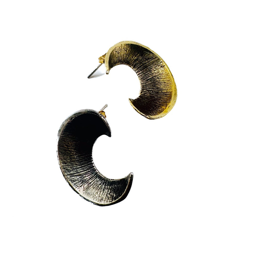 ARTIZ | ‘Half / Half - Moon Earrings’ | Bronze / Silver