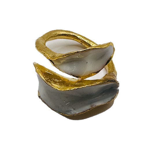 ARTIZ | ‘Enamel Leaf Ring’ | Bronze | White / small