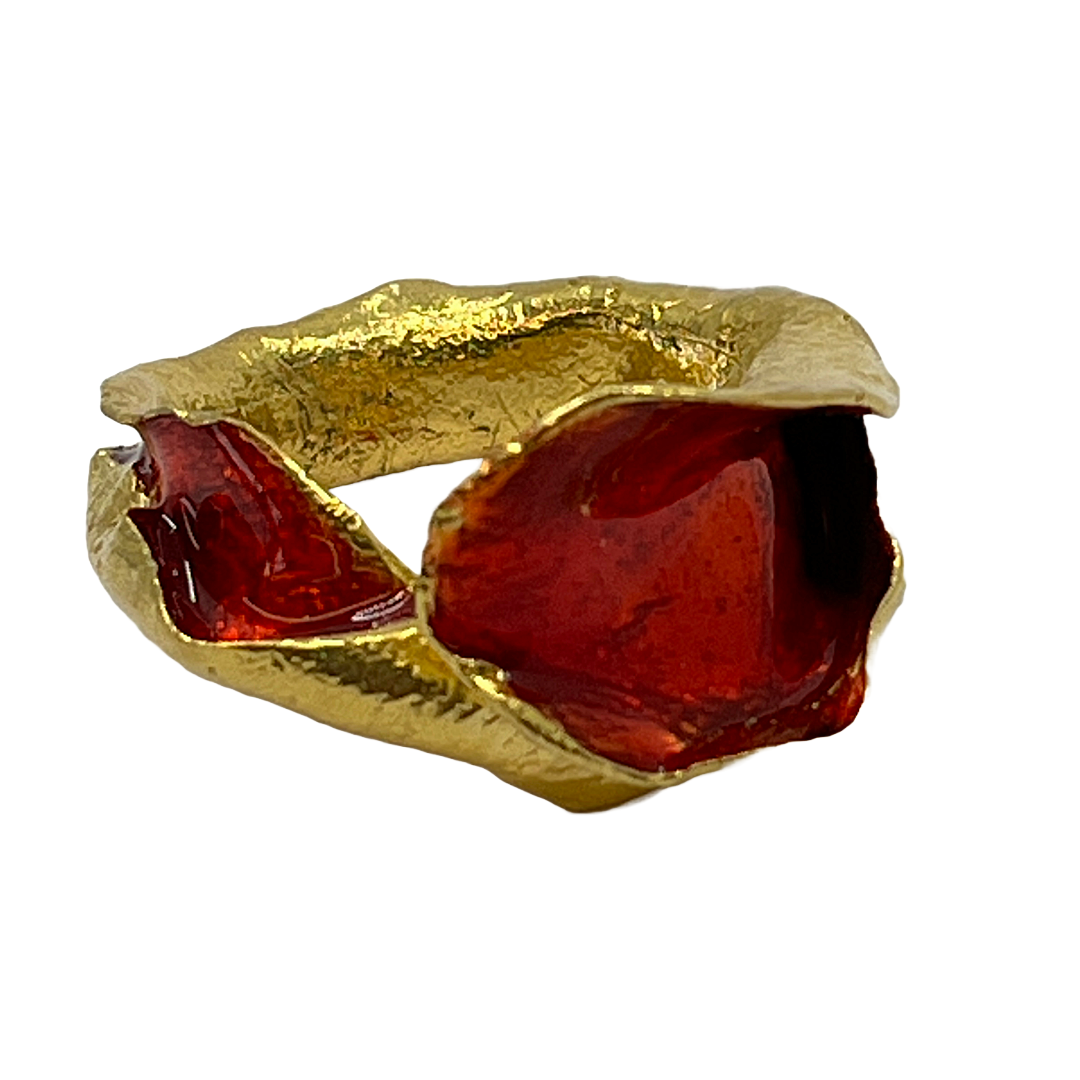ARTIZ | 'Red Enamel Leaf Ring' (small) | Gold plated bronze