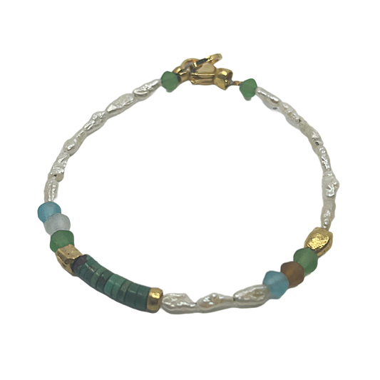 ARTIZ | 'Semi Precious Stone Bracelet' 2 | Pearl / antique glass / gold plated bronze