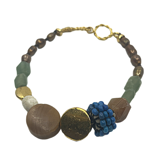 ARTIZ | 'Pearl + Jade Bracelet | Bronze / old glass