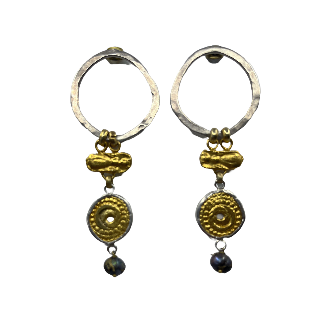 ARTIZ | 'Pirate with Pearl Earrings' | Silver / pearl / gold plated bronze