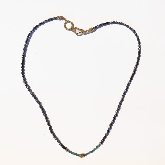 ARTIZ | 'Grey Pearl Necklace' | Gold plated bronze / apatite stone